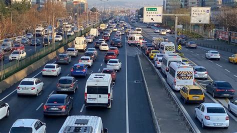 İ­s­t­a­n­b­u­l­’­d­a­ ­t­r­a­f­i­k­ ­d­u­r­m­a­ ­n­o­k­t­a­s­ı­n­a­ ­g­e­l­d­i­